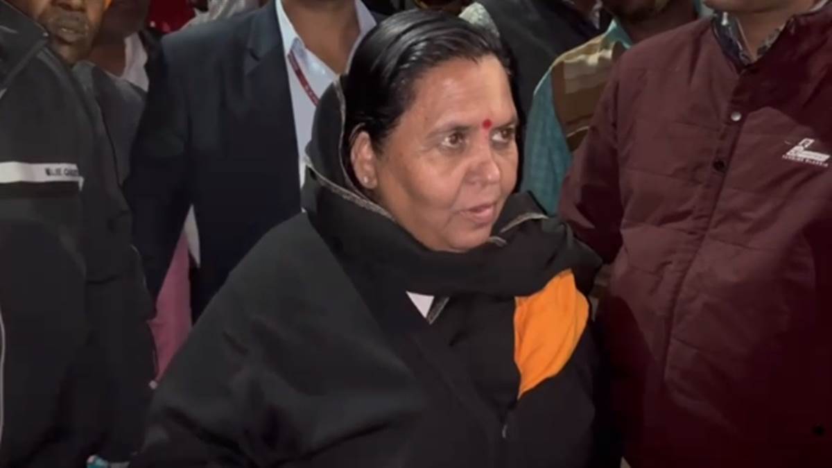 Uma Bharti उमा भारती ने कहा मैंने सरकार व स्थानीय विधायकों के लिए वोट मांगे, मुझे फांसी पर लटकाओ