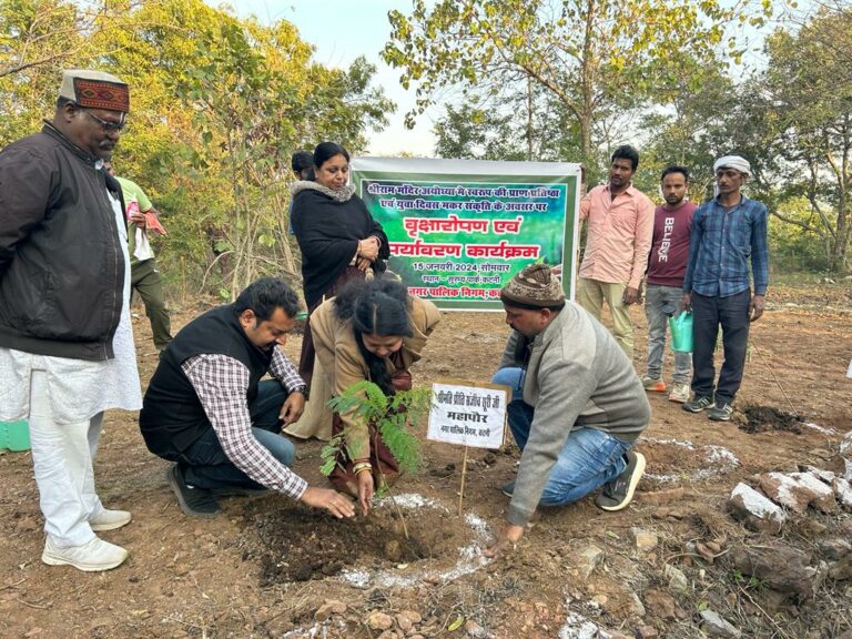 Katni: महापौर और निगमाध्यक्ष ने किया सुरम्य पार्क में वृक्षारोपण, पर्यावरण जागरूकता का दिया संदेश