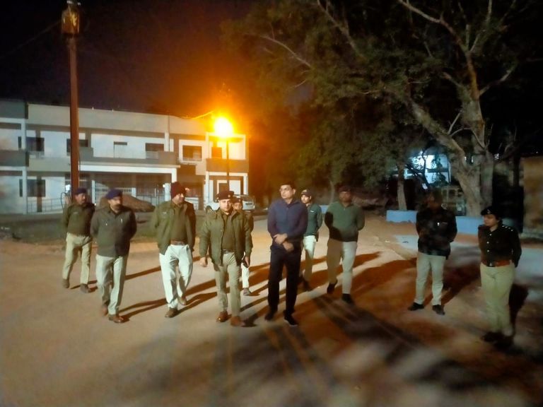 जबलपुर रेंज के पुलिस उप महानिरीक्षक तुषारकान्त विद्यार्थी ने किया कटनी के थानाओं का औचक निरीक्षण, पुलिस अधिकारियों से कानूनी रिकॉर्ड की ली समीक्षा