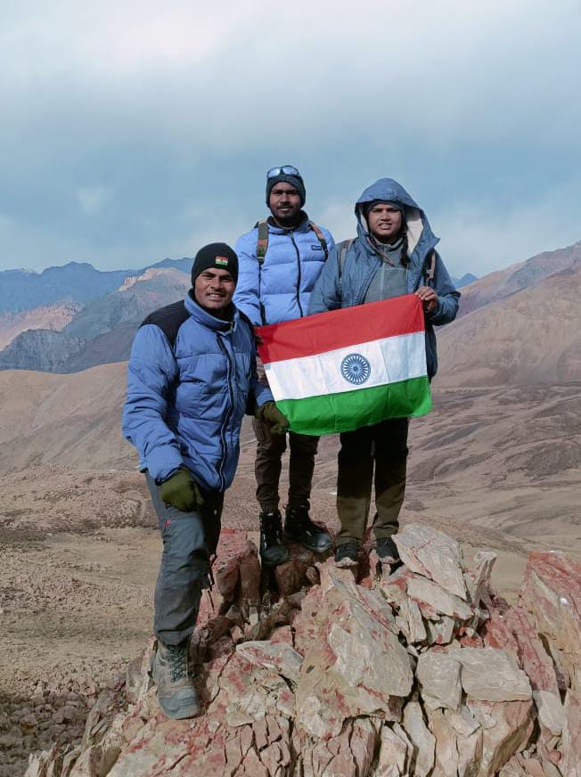 गणतंत्र दिवस पर अमित ने दंगमाचन पर फहराया तिरंगा