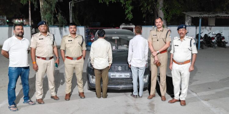 कार में हो रहा था गांजे का परिवहन, कैमोर पुलिस ने पकड़ा 30,000 रुपये का गांजा