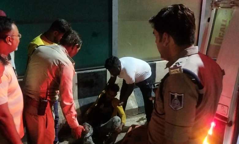 Accident: मिशन चौक ओव्हर ब्रिज में हुआ एक्सीडेंट, 4 युवक गंभीर रूप से हुए घायल