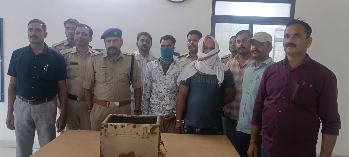 चंद्रप्रभु दिगम्बर जैन मंदिर में हुई चोरी का कोतवाली पुलिस ने किया खुलासा, 2 आरोपियों कब्जे से मंदिर की दान पेटी व रकम बरामद