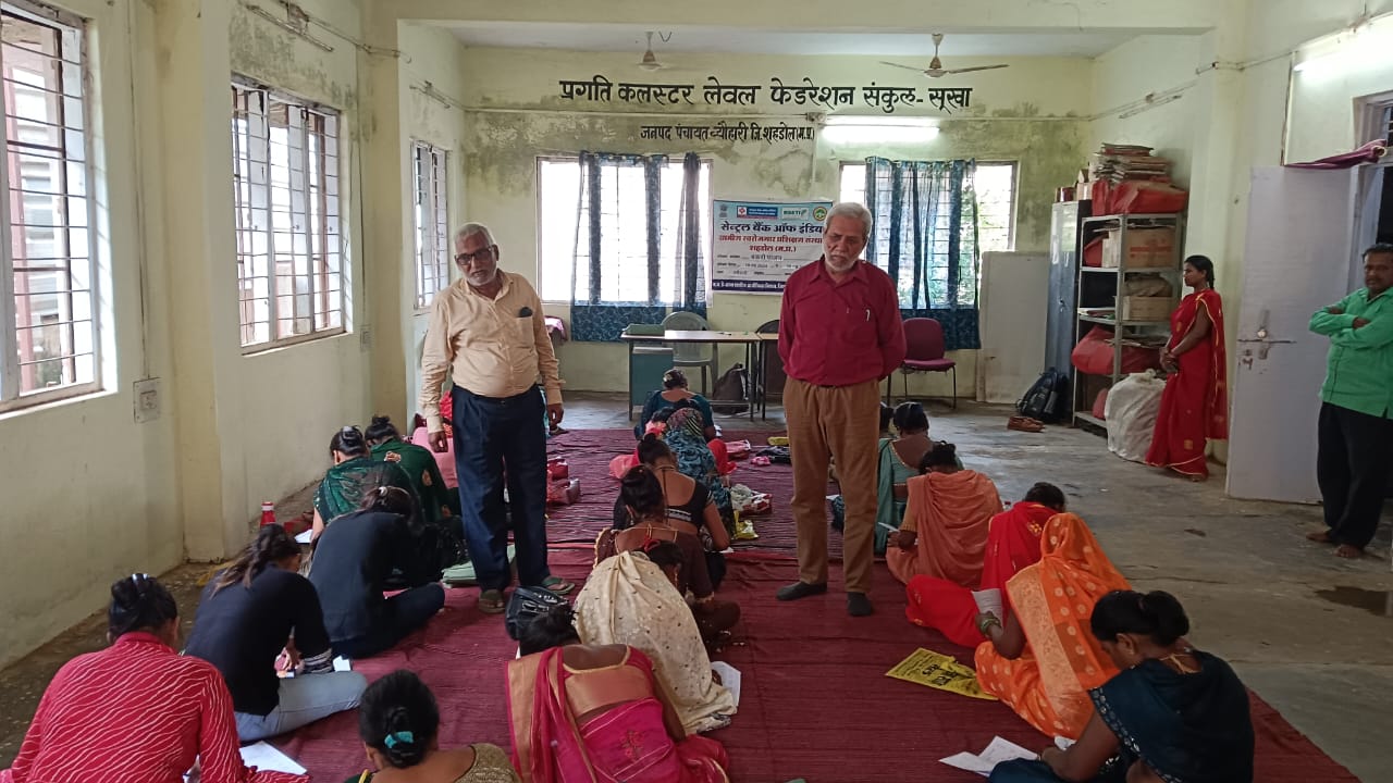 स्वरोजगार हेतु आयोजित प्रशिक्षणों की परीक्षा संपन्न