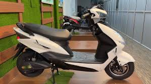 शानदार रेंज प्रदर्शन देगा EeVe Electric Scooter, कीमत होगी आपकी बजट में