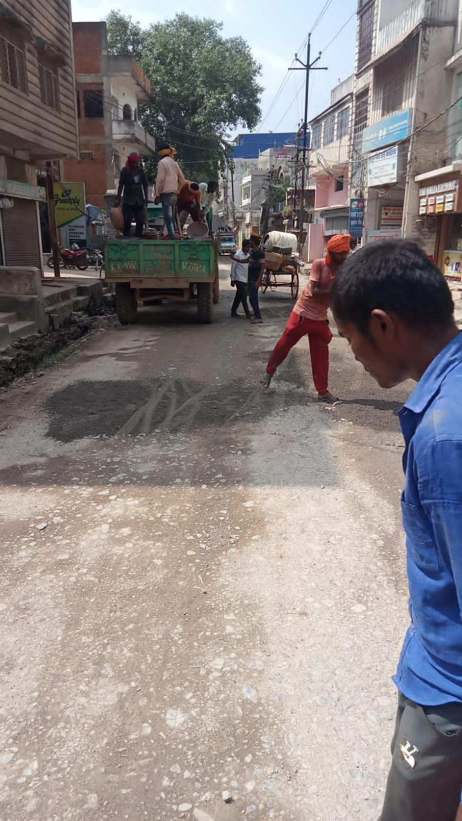 जगन्नाथ चौक से घंटाघर सड़क निर्माण में आ रही अब तक की सभी बाधाएं हैं दूर, नवरात्र के बाद चौड़ीकरण का होगा कार्य: महापौर