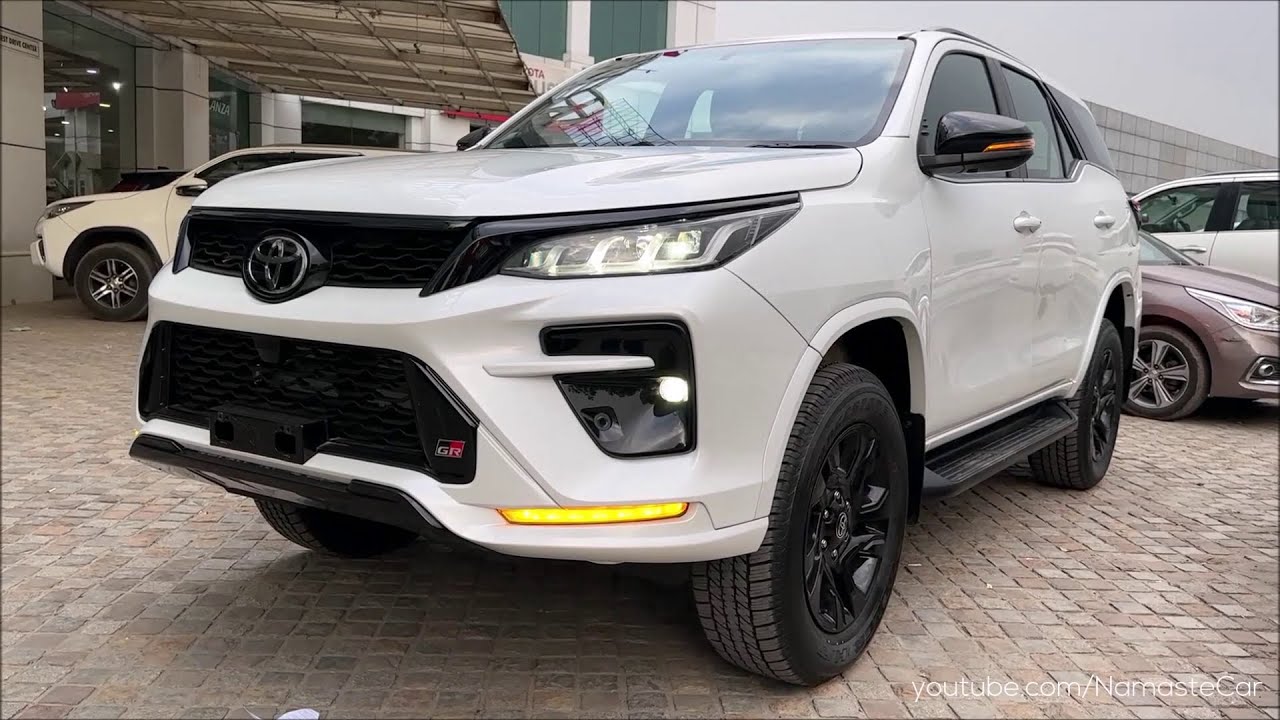 शक्तिशाली इंजन के साथ पावरफुल परफॉर्मेंस दे रही Toyota Fortuner Car, आकर्षक डिजाइन के साथ मिलेंगे बेस्ट फीचर्स