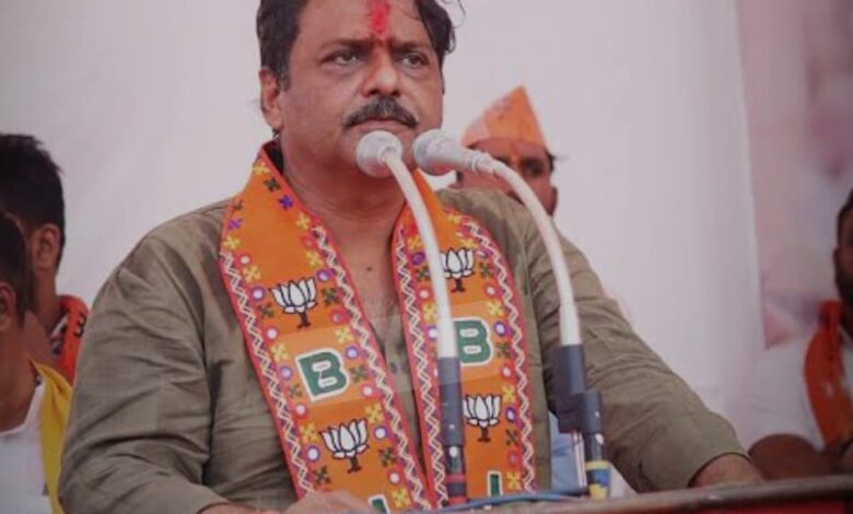 विस में गूंजा जगन्नाथ चौक-घंटाघर सड़क निर्माण का मामला, मंत्री विजयवर्गीय का जवाब देरी को लेकर दिया नोटिस, नवरात्रि के पहले काम पूरा कराने का दावा